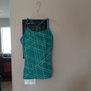- Old navy woman  active top